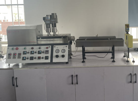 Phòng thí nghiệm điều khiển PLC 0,75KW Phòng thí nghiệm Máy đùn trục vít đôi 250mm Chiều dài ren trục vít